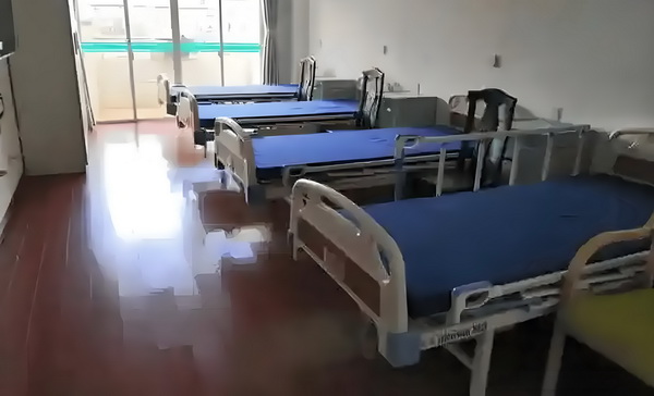 妻从天降：豪门金主落魄妻